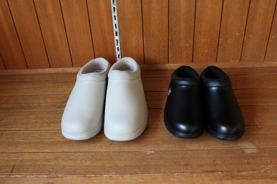 Landau unleashed best sale nursing clogs