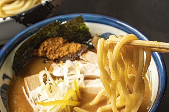 ラーメン通販】煮干し中華 八の濃厚煮干しつけ麺をネットでお取り寄せ