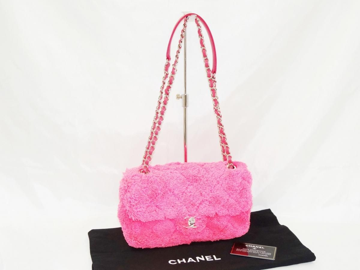 CHANEL 蛍光色バッグ