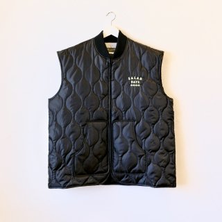 <img class='new_mark_img1' src='https://img.shop-pro.jp/img/new/icons16.gif' style='border:none;display:inline;margin:0px;padding:0px;width:auto;' />SDC QUILTED VEST