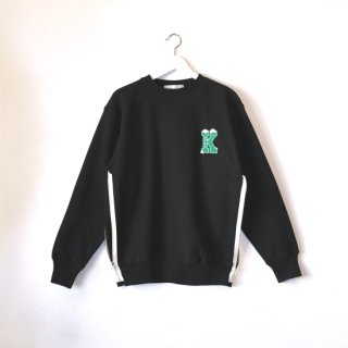 <img class='new_mark_img1' src='https://img.shop-pro.jp/img/new/icons16.gif' style='border:none;display:inline;margin:0px;padding:0px;width:auto;' />"K" CREWNECK SWEAT