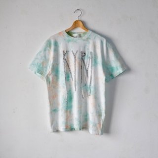 <img class='new_mark_img1' src='https://img.shop-pro.jp/img/new/icons16.gif' style='border:none;display:inline;margin:0px;padding:0px;width:auto;' />BANDANA DRIP Tie Dye S/S Tee