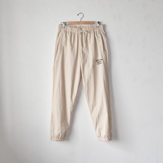 <img class='new_mark_img1' src='https://img.shop-pro.jp/img/new/icons15.gif' style='border:none;display:inline;margin:0px;padding:0px;width:auto;' />SDC NYLON TRACK PANTS