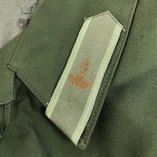 スウェーデン軍 OD 後期型 M-59 フィールドジャケット 襟 スウェーデン軍 OD 後期型 M-59 フィールドジャケット 襟