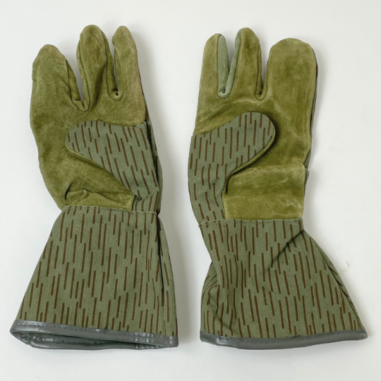 旧東ドイツ軍 NVA レインドロップカモ ミトングローブ 新品 69N 旧東ドイツ軍 NVA レインドロップカモ ミトングローブ 新品 69N