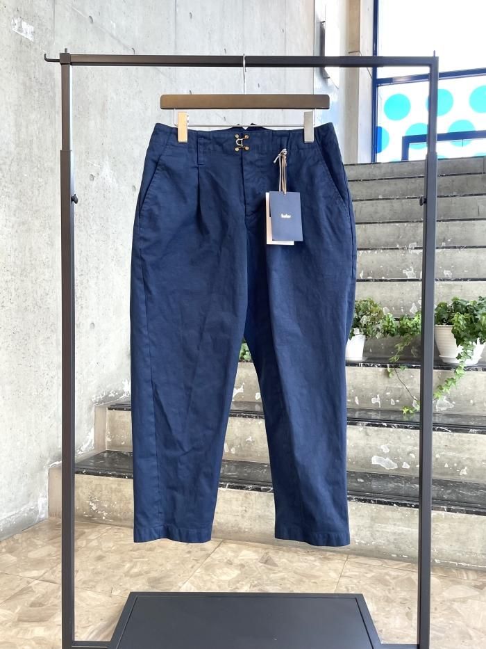 ト送料込 Koror beacon の テーパードチノパンです。 | ochge.org