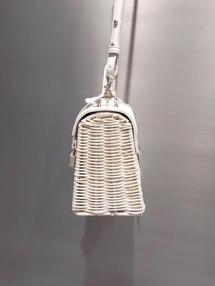 注文割引注文割引CELFORD（セルフォード）スクエア籐ポシェット かご