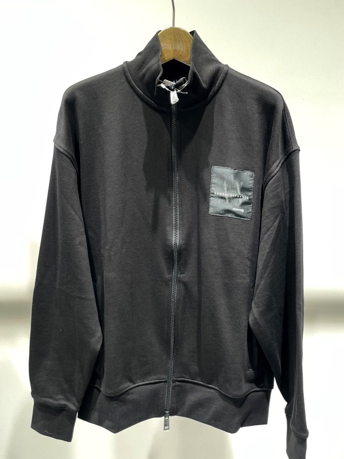 <img class='new_mark_img1' src='https://img.shop-pro.jp/img/new/icons8.gif' style='border:none;display:inline;margin:0px;padding:0px;width:auto;' />ARMANI EXCHANGE / TRACK JACKET