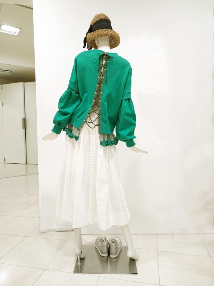 MUVEIL(ミュベール)/フラワーパーツプルオーバー MUVEIL(ミュベール)/フラワーパーツプルオーバー