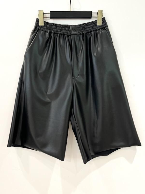 <img class='new_mark_img1' src='https://img.shop-pro.jp/img/new/icons20.gif' style='border:none;display:inline;margin:0px;padding:0px;width:auto;' />HYKE(ϥ)/FAUX LEATHER SHORTS
