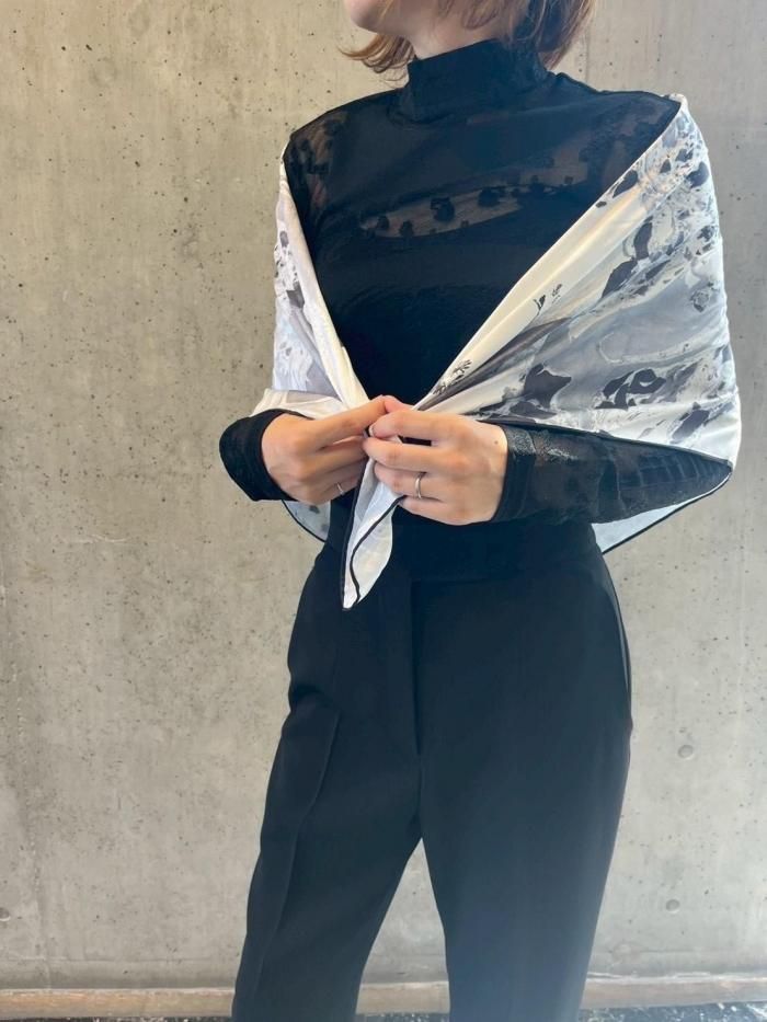 Mame Kurogouchi(マメクロゴウチ)/Hand Printed Silk Scarf