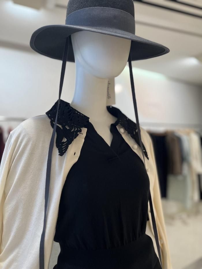 Mame Kurogouchi(マメクロゴウチ)/Embroidery Collar Knitted Top