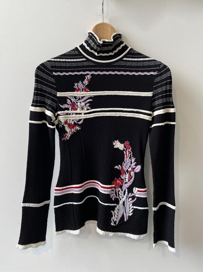 Mame Kurogouchi(¥Þ¥á¥¯¥í¥´¥¦¥Á)/Floral Motif Intarsia Knitted High Neck Top