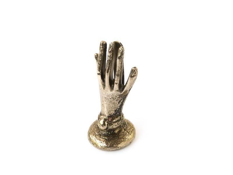 Card Holder / Hand