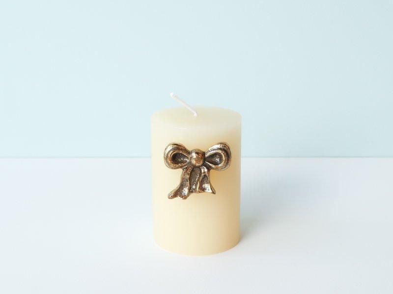 Candle Pin / Bow