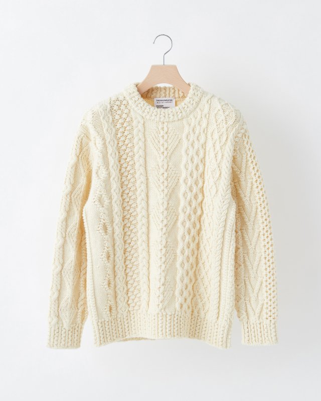 A2 : A SWEATER IS LOVE. -WHITE