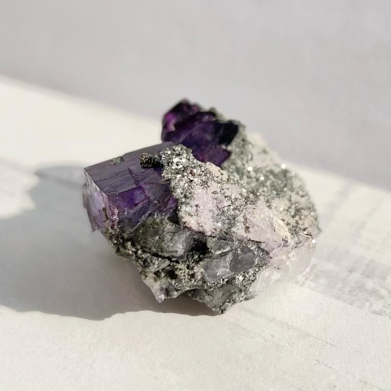 パープルフローライト原石 パイライト - 天然石パワーストーンANGELICA