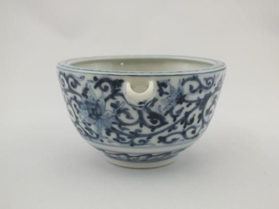 青華牡丹唐草文 片口 - 山本長左の器