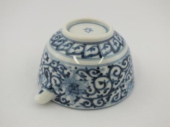 青華牡丹唐草文 片口 - 山本長左の器