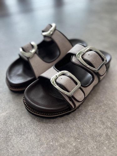 W strap foot sandalsʥɡ<img class='new_mark_img2' src='https://img.shop-pro.jp/img/new/icons14.gif' style='border:none;display:inline;margin:0px;padding:0px;width:auto;' />