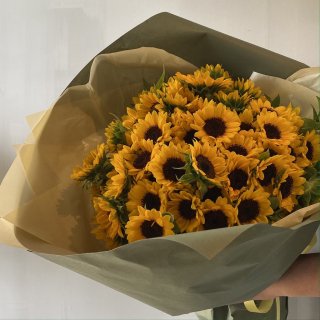 ܤΥҥޥβ« Bouquet of 108 Sunflowers