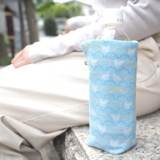 ペットボトルカバー　青い薔薇　本革持ち手付き　ハンドメイド ペットボトルカバー 青い薔薇 本革持ち手付き ハンドメイド ペット