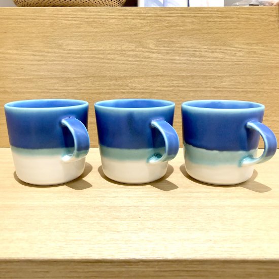 Mug cup M（2色掛け分け）【Transparent/blue】前野達郎 - 鎌倉八座
