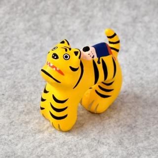 工芸品　虎 Amazon.co.jp: 虎 置物 風水 大開運 千里之虎 全長24.5cm 正規品