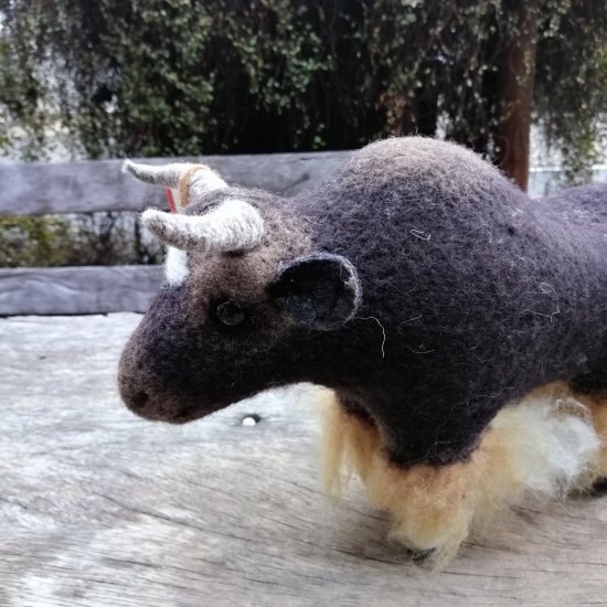 モンゴルのフェルトの動物 ヤク 空飛ぶ羊 Tribal Arts