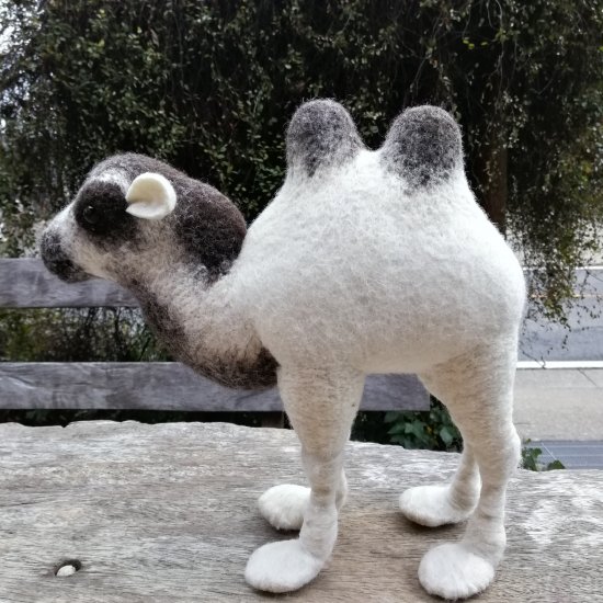 モンゴルのフェルトの動物 ラクダ 空飛ぶ羊 Tribal Arts