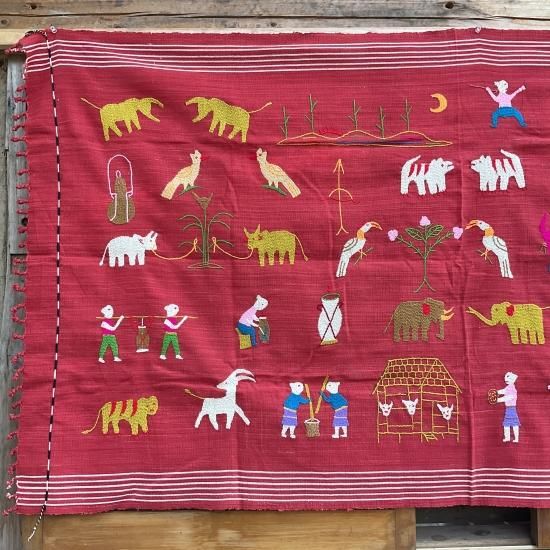 ナガ族の手刺繍 布 赤 - Tribal Arts ナガ族の手刺繍 布 赤 - Tribal Arts