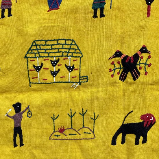 ナガ族の手刺繍 布 黄色 - Tribal Arts