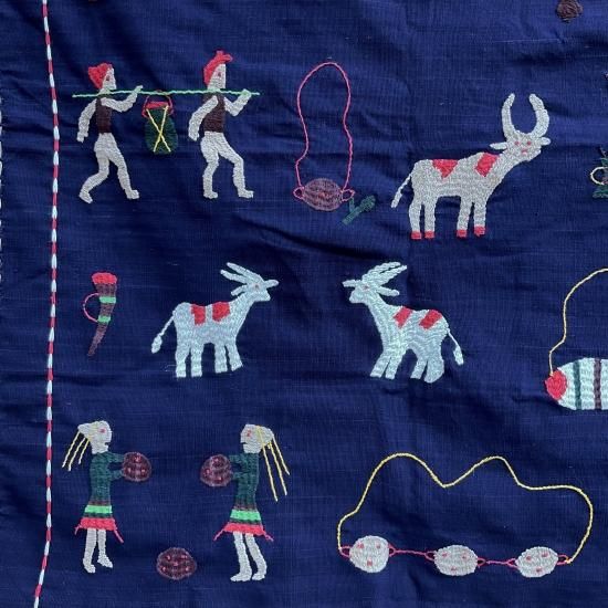 ミャンマー ナガ族 手刺繍 テーブルランナーS - メルカリ