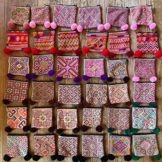 モン族 刺繍ポーチ 赤 - Tribal Arts