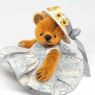 Elly's Bear<br>
