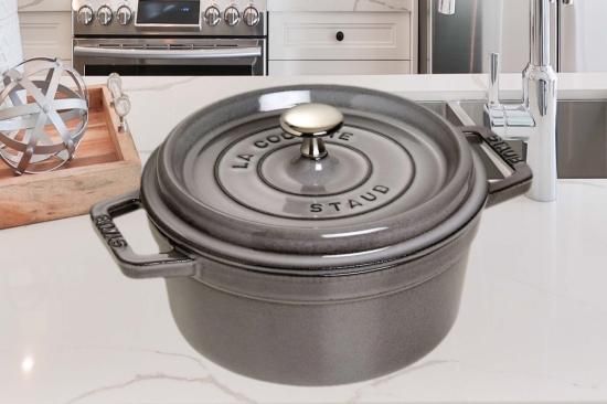 staub ストウブ　ピコココットロンド20cmグレー 鋳物琺瑯鍋No.1の実力 - 日々ノ道具奥田金物オンラインショップ