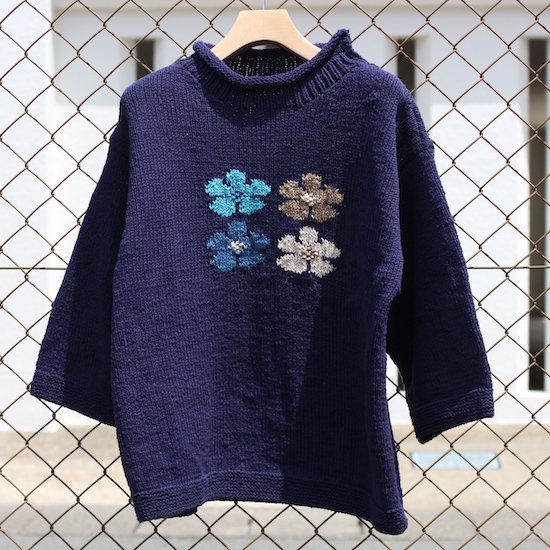 MacMahon knitting Mills /  ROLL NECK  KNIT 4FLOWERS - NAVY