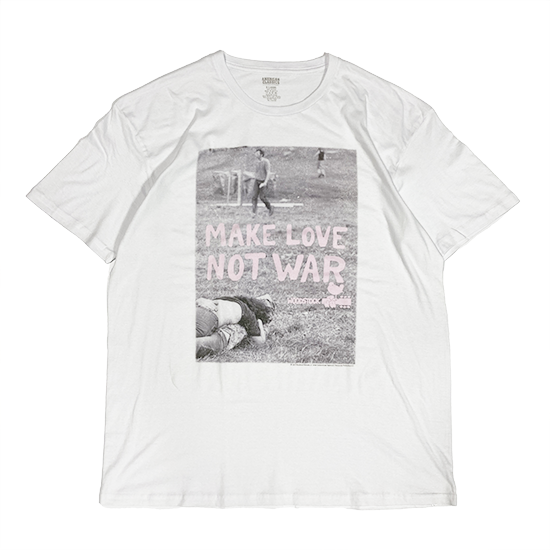 <img class='new_mark_img1' src='https://img.shop-pro.jp/img/new/icons13.gif' style='border:none;display:inline;margin:0px;padding:0px;width:auto;' />MUSIC TEE / WOODSTOCK FES PHOTO SS Tee - WHITE