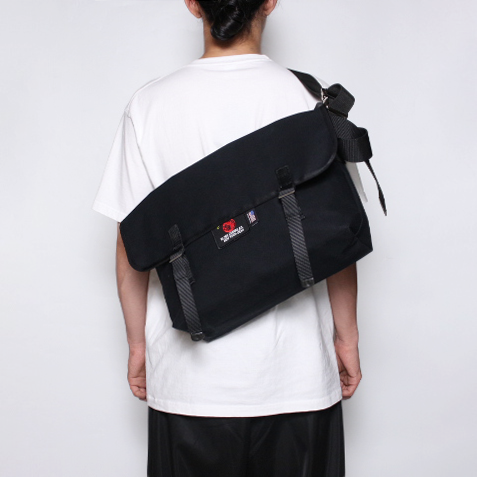 ブラック シュプリーム ディマルティーニ メッセンジャーバッグ Supreme シュプリーム 20SS De Martini Messenger Bag ディ