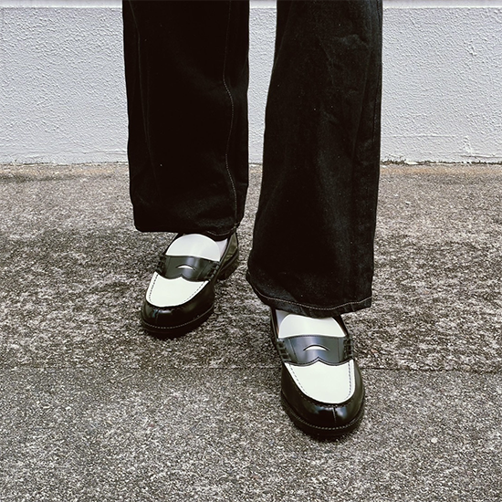 THE KENFORD FINESHOES COIN LOAFERS | ブラック×ホワイト THE KENFORD FINESHOES COIN LOAFERS | ブラック×ホワイト