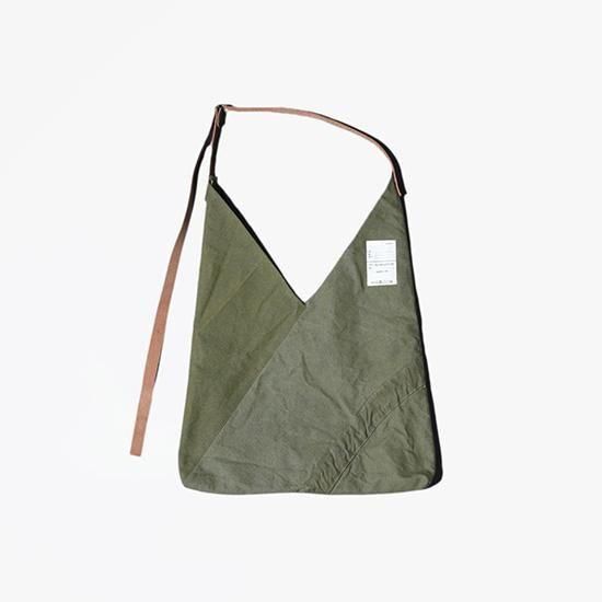 <img class='new_mark_img1' src='https://img.shop-pro.jp/img/new/icons13.gif' style='border:none;display:inline;margin:0px;padding:0px;width:auto;' />go-getter (å) / V-CUT shoulder Bag - #1