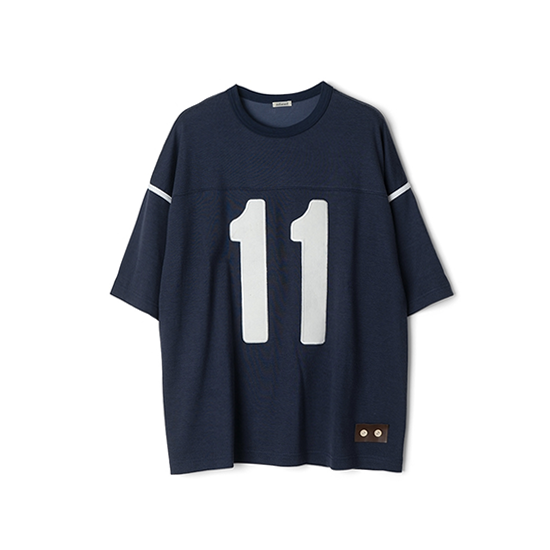 <img class='new_mark_img1' src='https://img.shop-pro.jp/img/new/icons13.gif' style='border:none;display:inline;margin:0px;padding:0px;width:auto;' />refomed (եå) / 11 FOOTBALL TEE - NAVY
