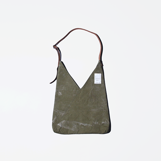 <img class='new_mark_img1' src='https://img.shop-pro.jp/img/new/icons13.gif' style='border:none;display:inline;margin:0px;padding:0px;width:auto;' />go-getter (å) / V-CUT shoulder Bag - #14