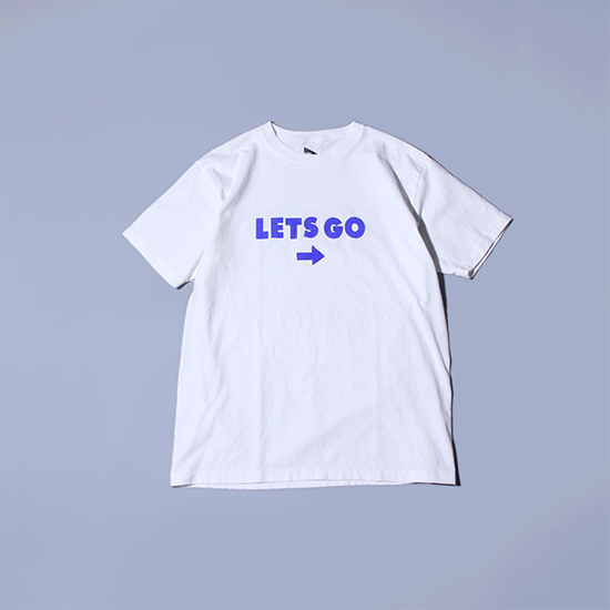 <img class='new_mark_img1' src='https://img.shop-pro.jp/img/new/icons13.gif' style='border:none;display:inline;margin:0px;padding:0px;width:auto;' />FUNG (ե) / PRINT Tee (LETS GO) - WHITE