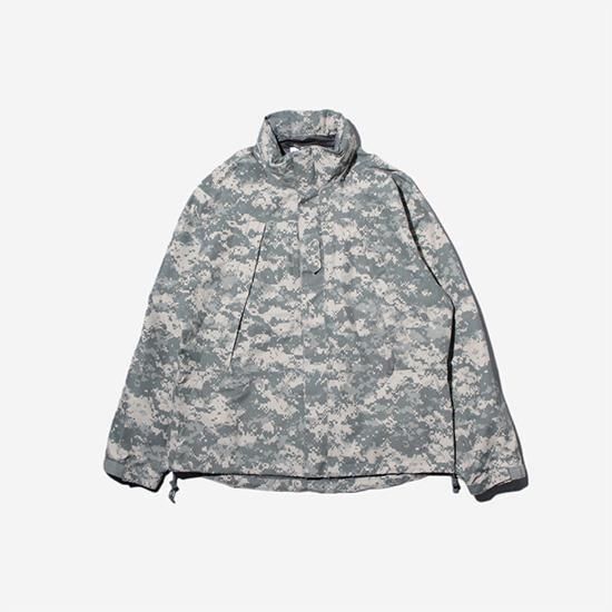 <img class='new_mark_img1' src='https://img.shop-pro.jp/img/new/icons13.gif' style='border:none;display:inline;margin:0px;padding:0px;width:auto;' />DEADSTOCK / US ARMY GEN3 ECWCS GORE-TEX PARKA JACKET - digital camo