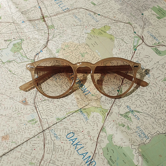 <img class='new_mark_img1' src='https://img.shop-pro.jp/img/new/icons13.gif' style='border:none;display:inline;margin:0px;padding:0px;width:auto;' />NOC EYEGEAR / BOSTON FAT FRAME - BEIGE