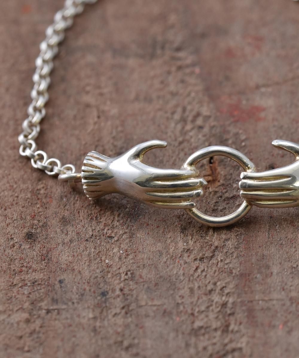 Silver bracelet Holding a Circle | ホールドハンドモチーフ