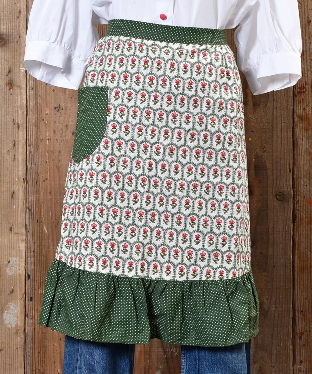 70 S Little Flower Pattern Apron 70年代 小紋花柄エプロン グリーン系 古着のネット通販サイト 古着屋グレープフルーツムーン Grapefruitmoon Onlineshop ヴィンテージアイテム レトロファッション 70 S Little Flower Pattern Apron 70年代 小紋花柄エプロン グリーン系 古着のネット通販サイト 古着屋グレープフルーツムーン Grapefruitmoon Onlineshop ヴィンテージアイテム レトロファッション