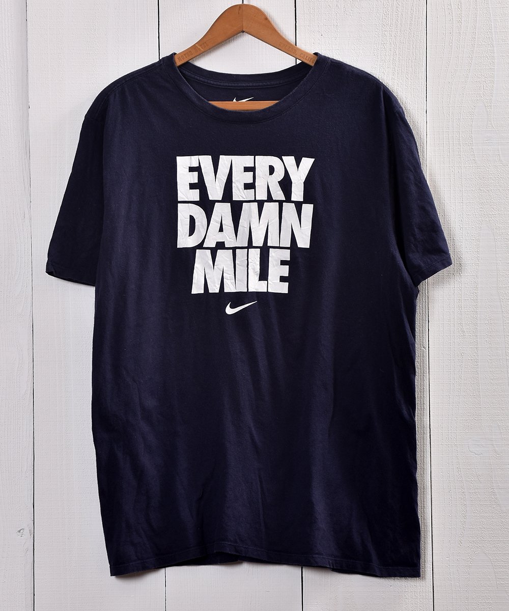 NIKE” Message Print T Shirt｜「ナイキ」メッセージ プリントTシャツ ネイビー系 - 古着のネット通販サイト  古着屋グレープフルーツ ムーン(Grapefruitmoon)Onlineshop ヴィンテージアイテム・レトロファッション