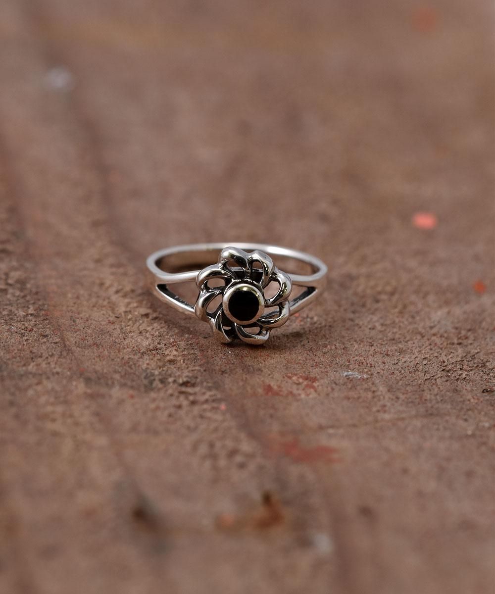 Silver Ring Black Flower オニキス使用 フラワーモチーフ シルバーリング 古着のネット通販サイト 古着屋グレープフルーツムーン Grapefruitmoon Onlineshop ヴィンテージアイテム レトロファッション